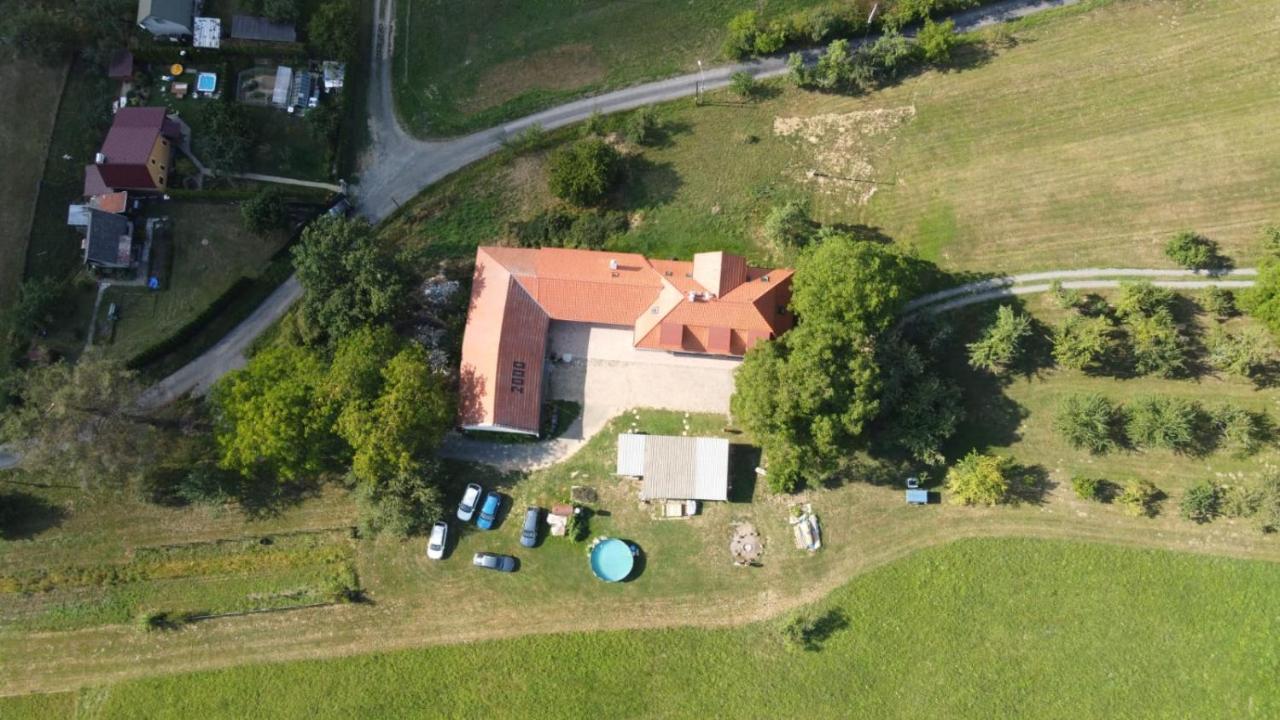 Ferienwohnung Ruzickuv Dvur Hranice  Exterior foto